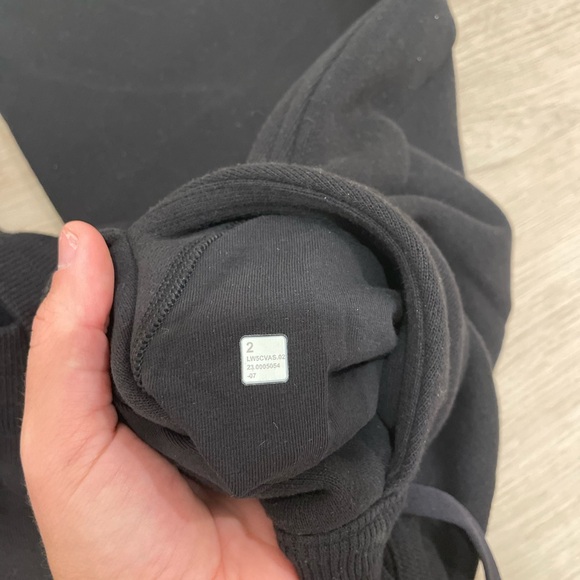 Lululemon Scuba Relaxed High-Rise Jogger in Black - Picture 4 of 7